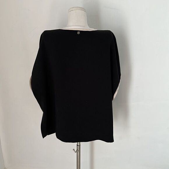 Marie Oliver Black V Neck Batwing Sleeve Blouse - Picture 4 of 6